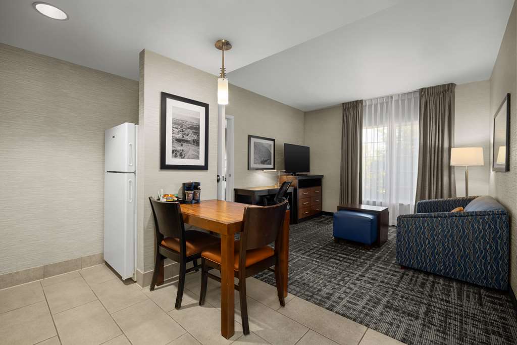 Фото Homewood Suites by Hilton Bakersfield