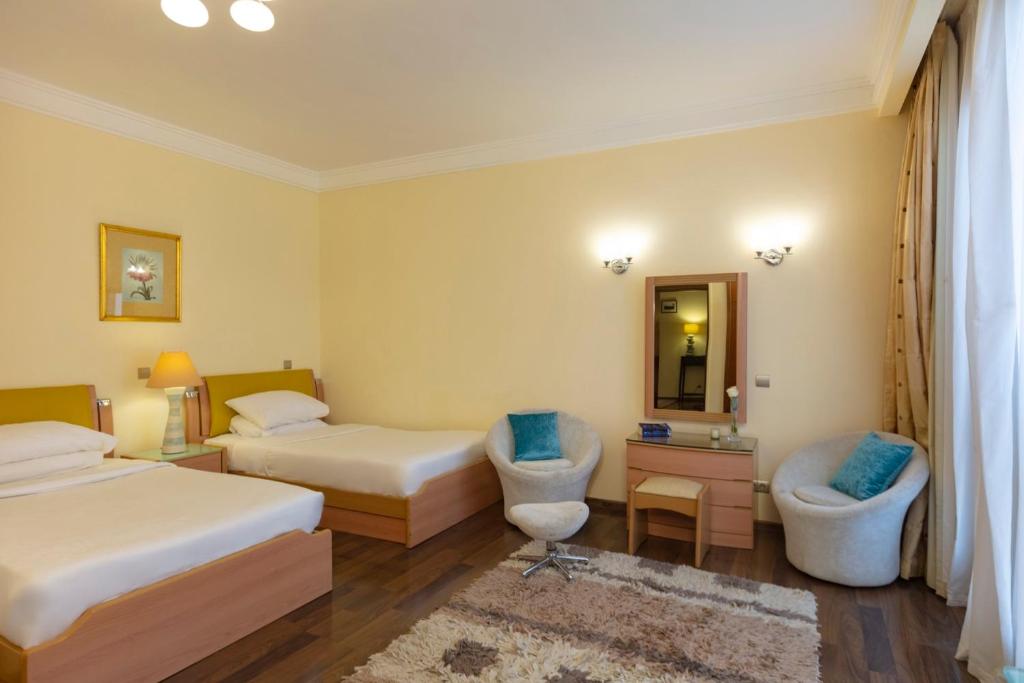 Фото Royal Savoy Hotel & Villas