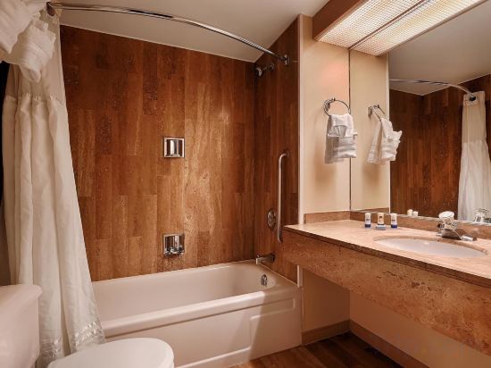 Фото Best Western Downtown Sudbury Centreville