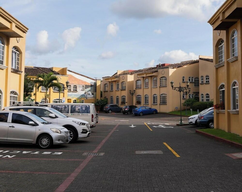 Фото Casa Conde Hotel & Suites