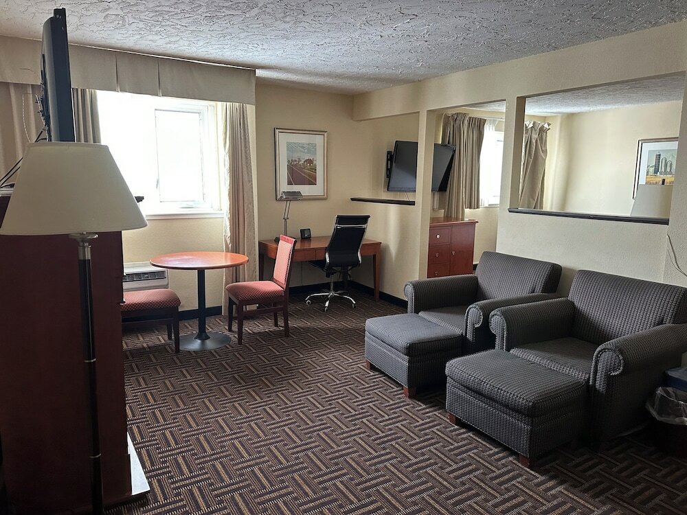 Фото Wyndham Garden Medicine Hat Conference Center