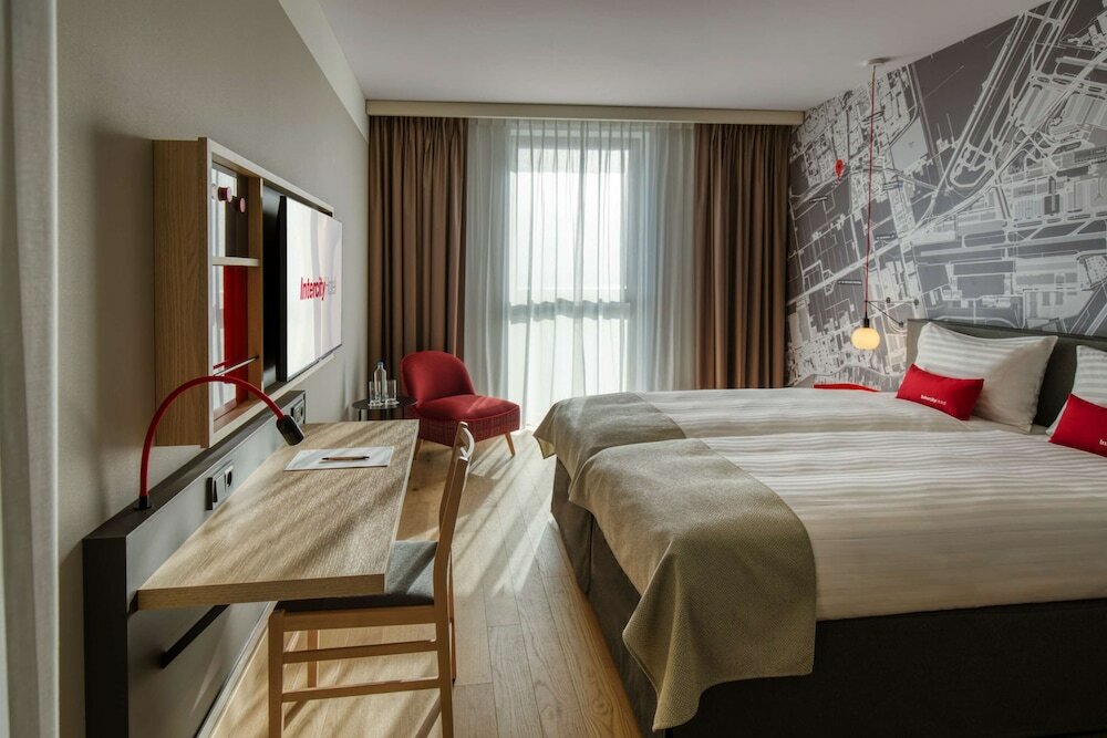 Фото IntercityHotel Amsterdam Schiphol Airport