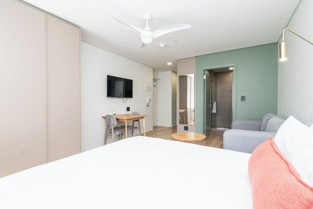 Фото Habitat Aparthotel by Totalstay