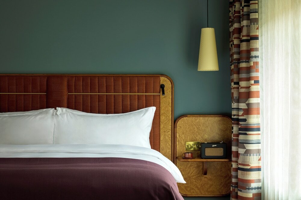 Фото Devonshire Club & Hotel
