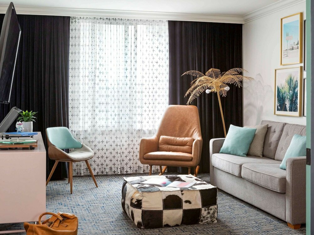 Фото Hotel Belmont Vancouver MGallery