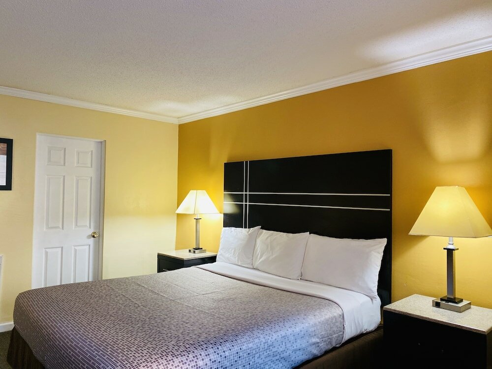 Фото Econo Lodge Beach and Boardwalk