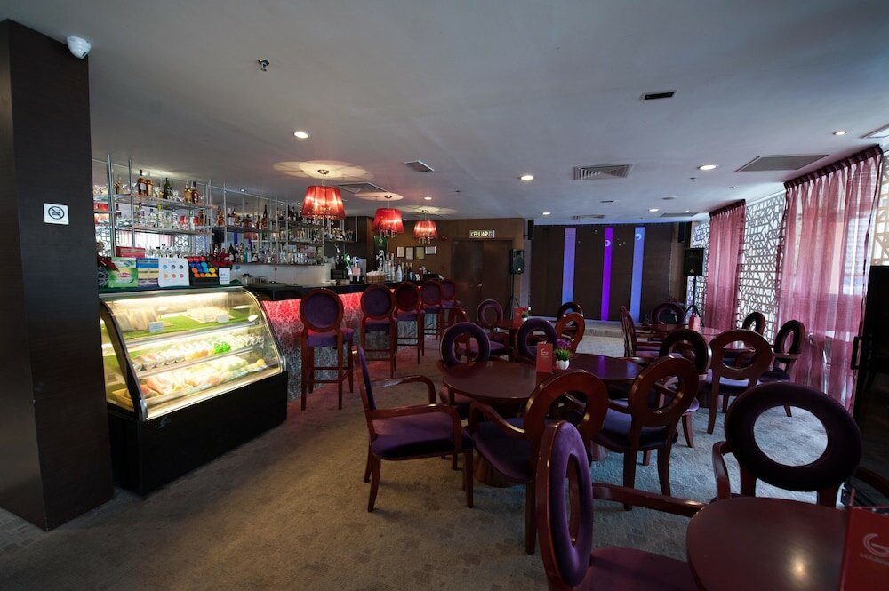 Фото Gaya Centre Hotel