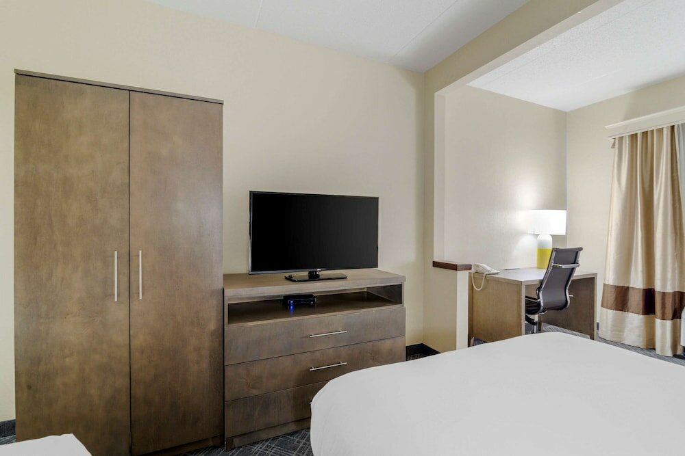 Фото Comfort Inn Bismarck