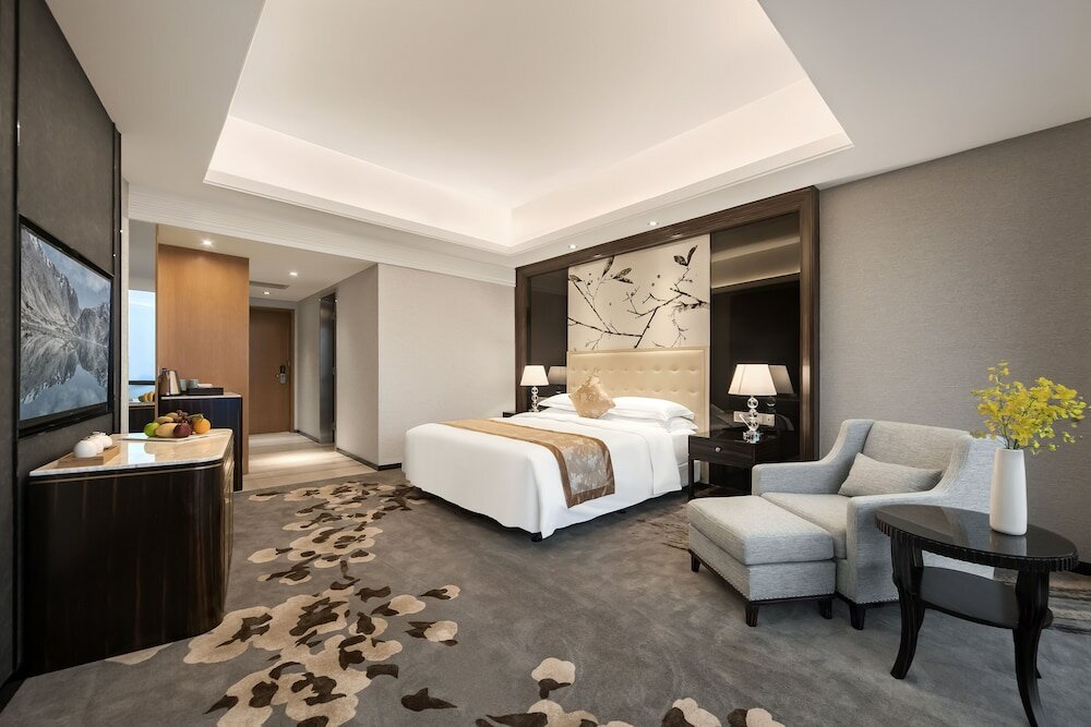 Фото Huaqiang Plaza Hotel Shenzhen