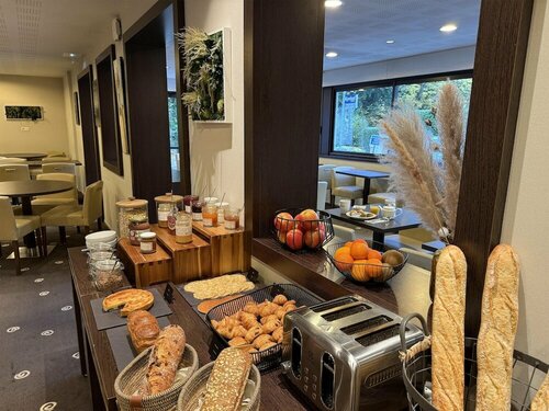 Внешний вид отеля Hôtel Kyriad Rennes Nord в Ренне, фото 5