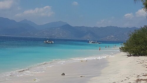 Внешний вид отеля Kura Kura Beach Resort в Ломбоке Утаре, фото 3