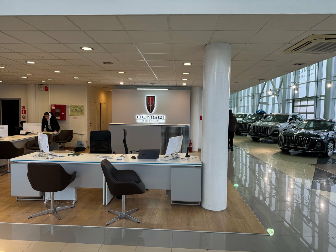 photo Hongqi, Автобиография