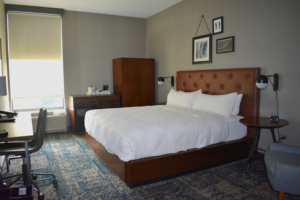 Фото Four Points by Sheraton Chicago Westchester/Oak Brook
