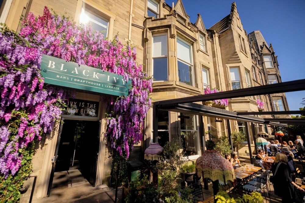 Фото Black Ivy Hotel