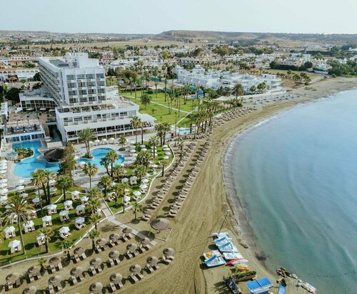 Гостиница Golden Bay Beach Hotel в Ларнаке