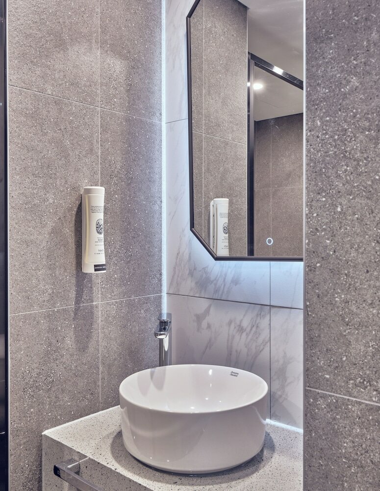 Фото Sotetsu Hotels The Splaisir Seoul Myeong Dong