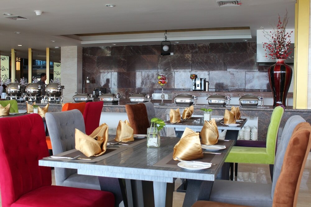 Фото Swiss-Belhotel Makassar