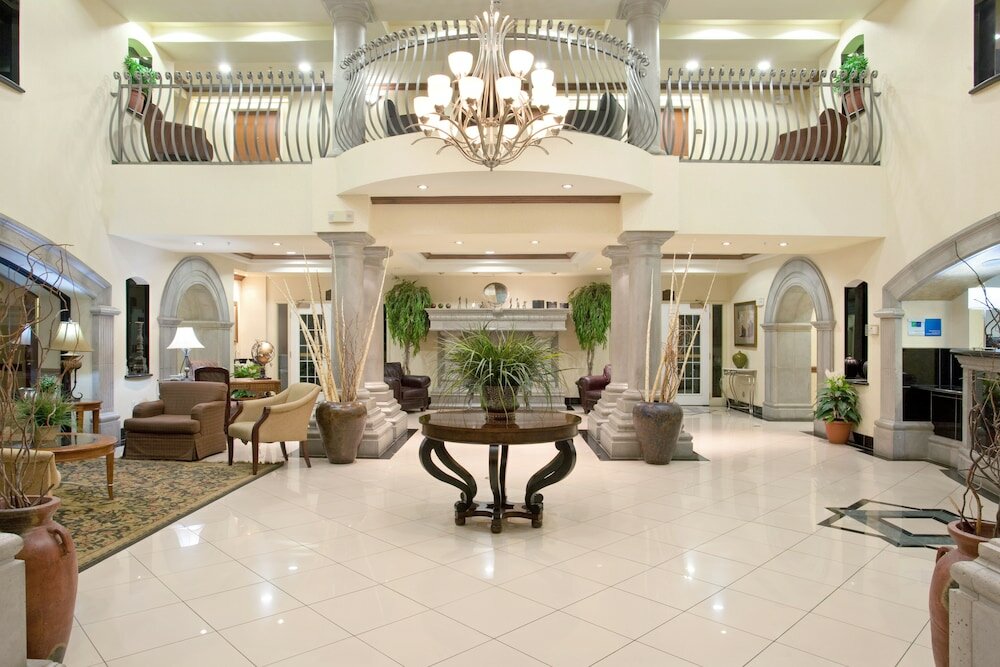 Фото Holiday Inn Express & Suites Tucson Mall