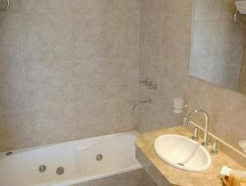 Гостиница Hotel Posada Terrazas con pileta climatizada в Провинции Сан-Луис