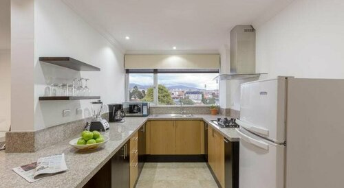 Гостиница Gaviota Apartments & Suites в Куэнке
