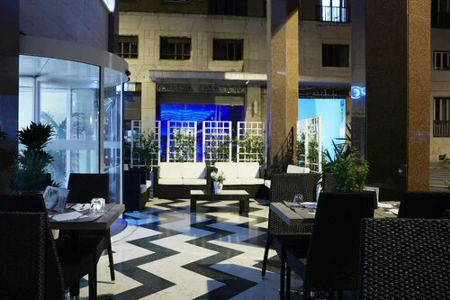 Гостиница Moderno Hotel Rome в Италии