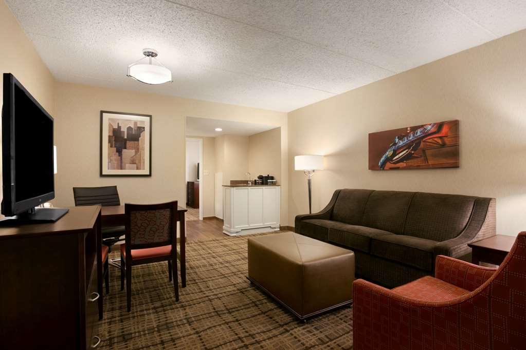 Фото Embassy Suites by Hilton Cleveland Beachwood