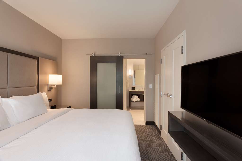 Фото Embassy Suites Kansas City/Olathe