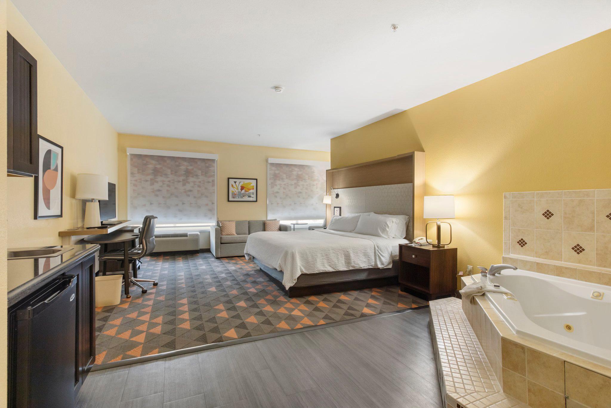 Фото Holiday Inn Hotel & Suites Waco Northwest, an Ihg Hotel