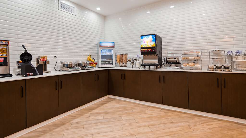 Фото Best Western Plus New Barstow Inn & Suites