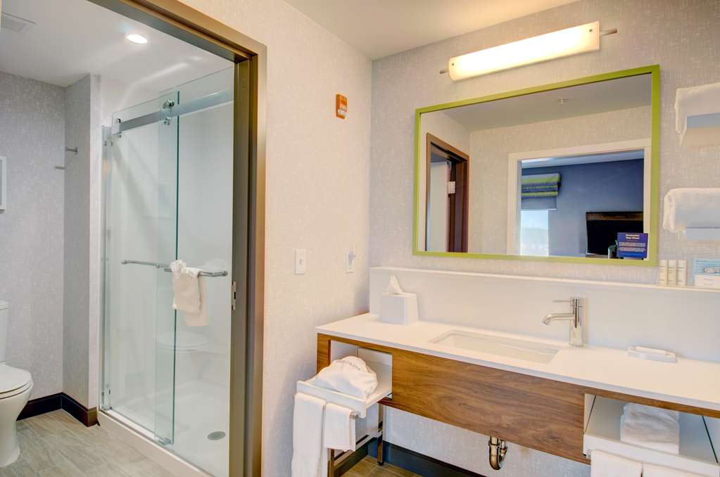 Фото Hampton Inn & Suites Portland West