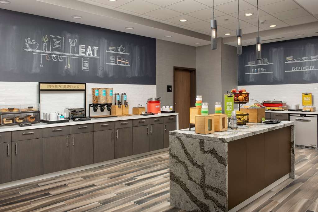 Фото Hampton Inn Boston Logan Airport Chelsea