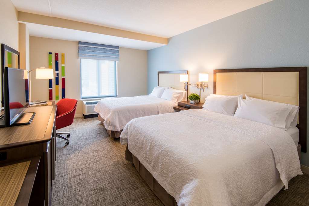 Фото Hampton Inn & Suites Tulsa Downtown