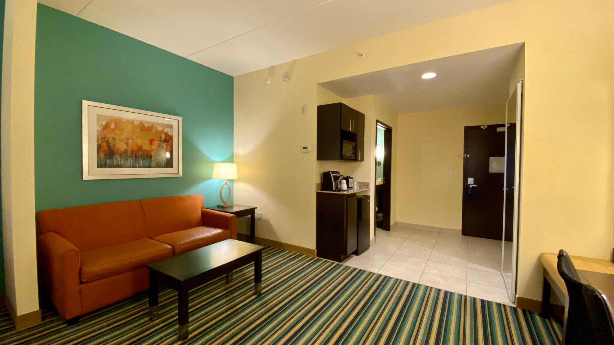 Фото Holiday Inn Express & Suites Orlando East - Ucf Area, an Ihg Hotel