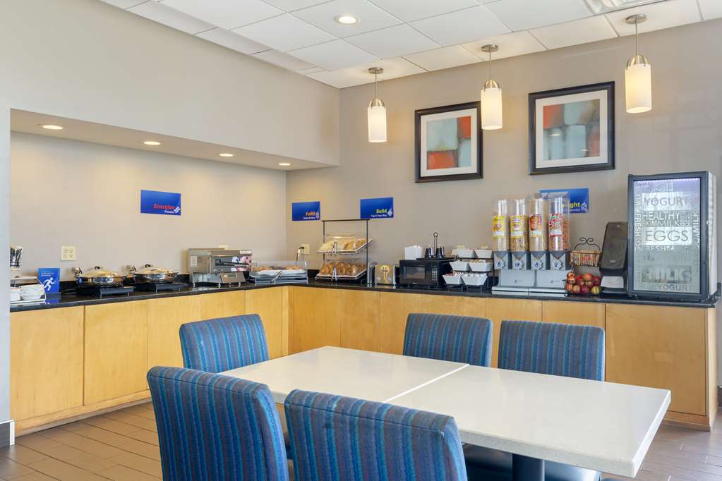 Фото Best Western Hartford Hotel & Suites