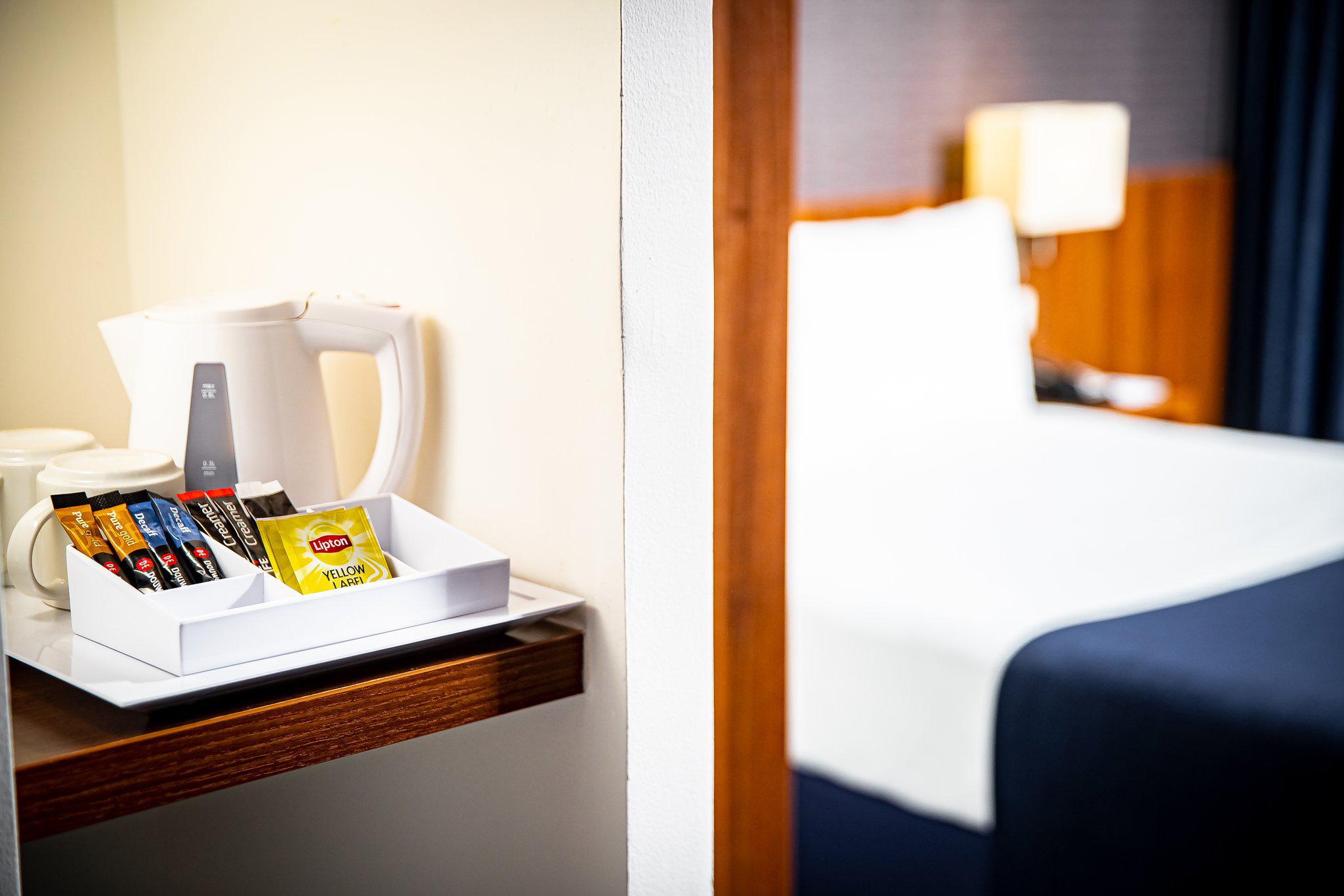 Фото Holiday Inn Express Amsterdam - Schiphol, an Ihg Hotel