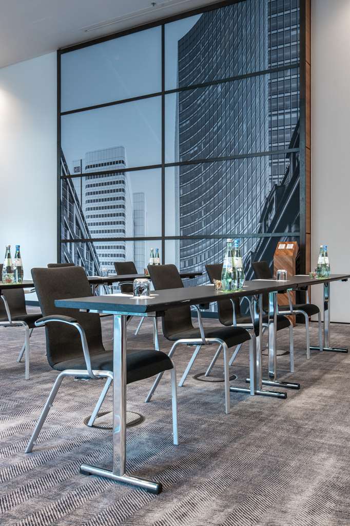 Фото Radisson Blu Hotel, Frankfurt