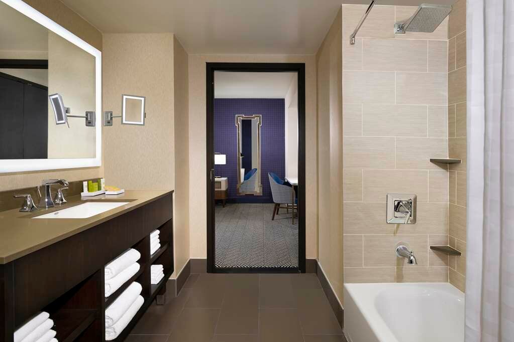 Фото Hilton Austin