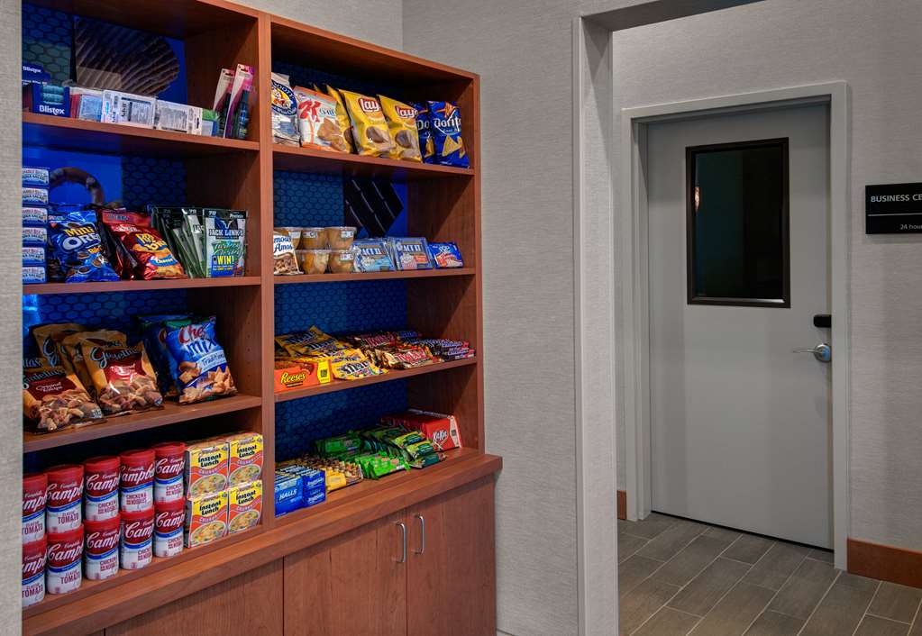 Фото Hampton Inn and Suites Astoria