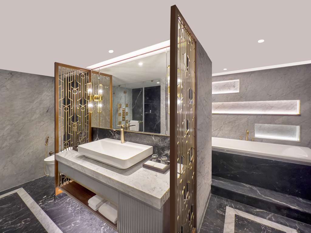Фото Radisson Blu Hotel & Suites GRT Chennai