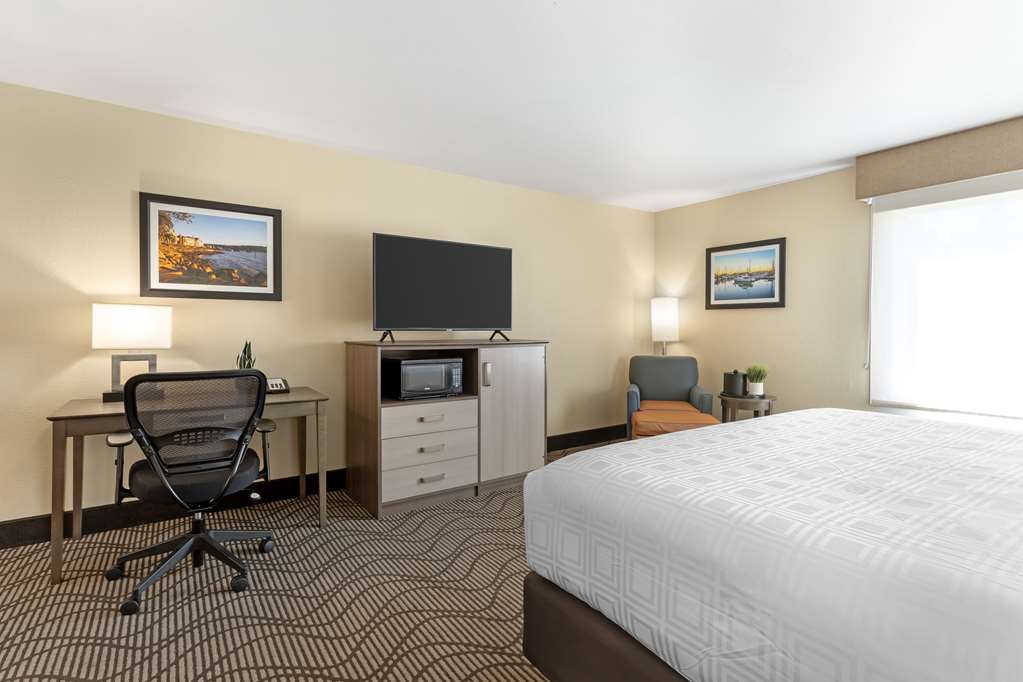 Фото Best Western Plus Heritage Inn