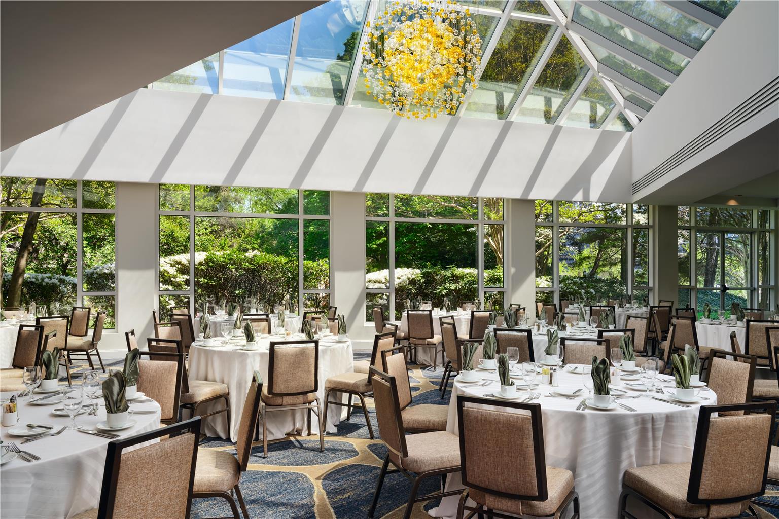 Фото Hilton McLean Tysons Corner