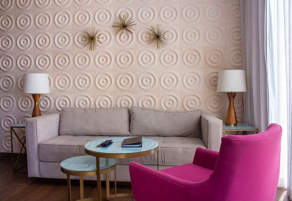 Фото Апартаменты The Fives Downtown Hotel & Residences, Curio Collection by Hilton