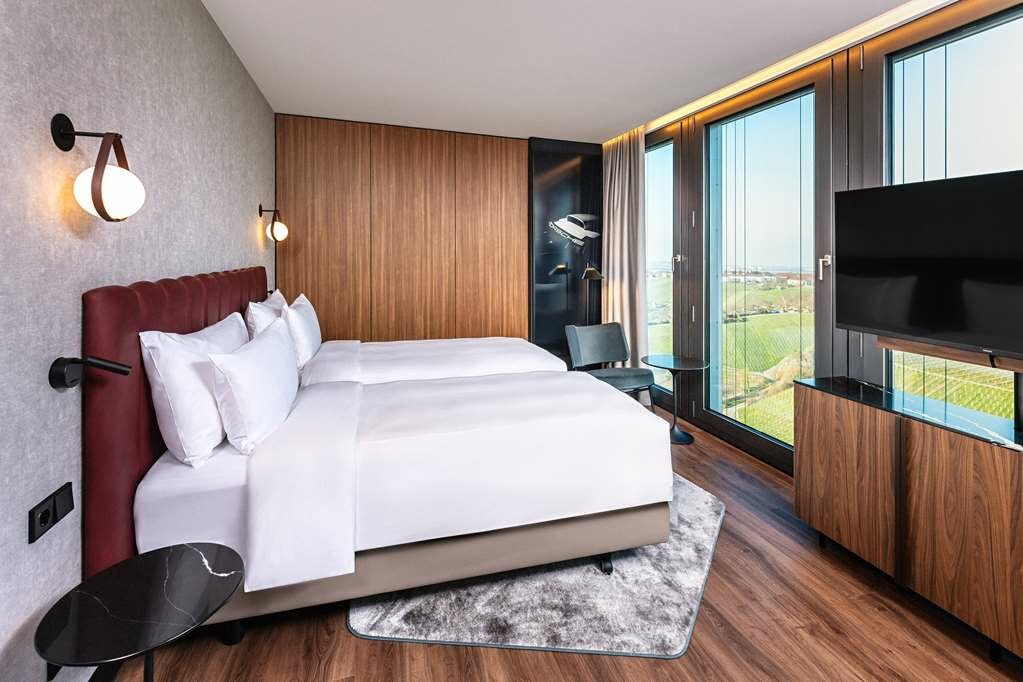Фото Radisson Blu Hotel At Porsche Design Tower Stuttgart