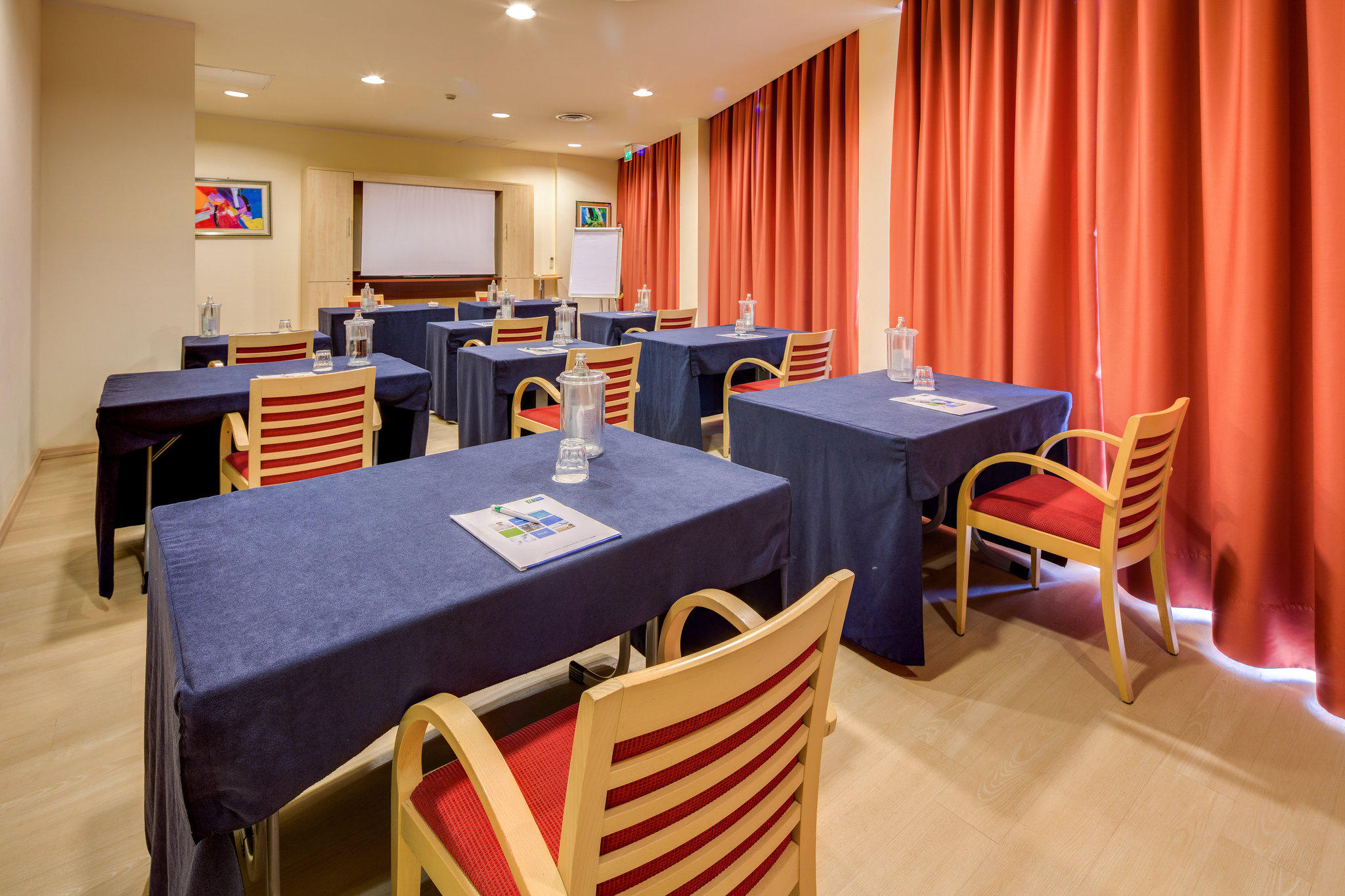 Фото Holiday Inn Express Parma
