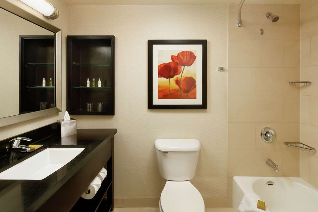 Фото Doubletree by Hilton Hotel Circle