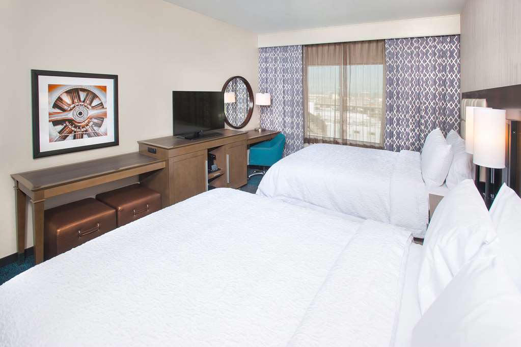 Фото Hampton Inn & Suites Lax El Segundo