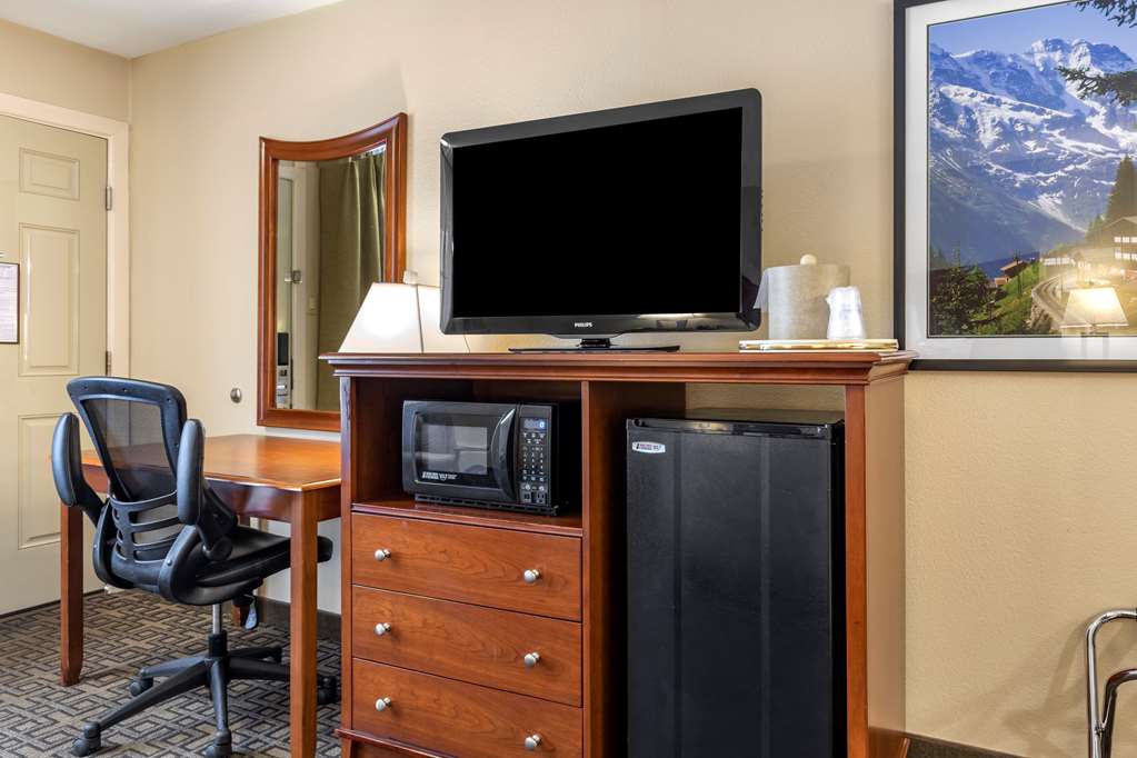 Фото Best Western Swiss Clock Inn