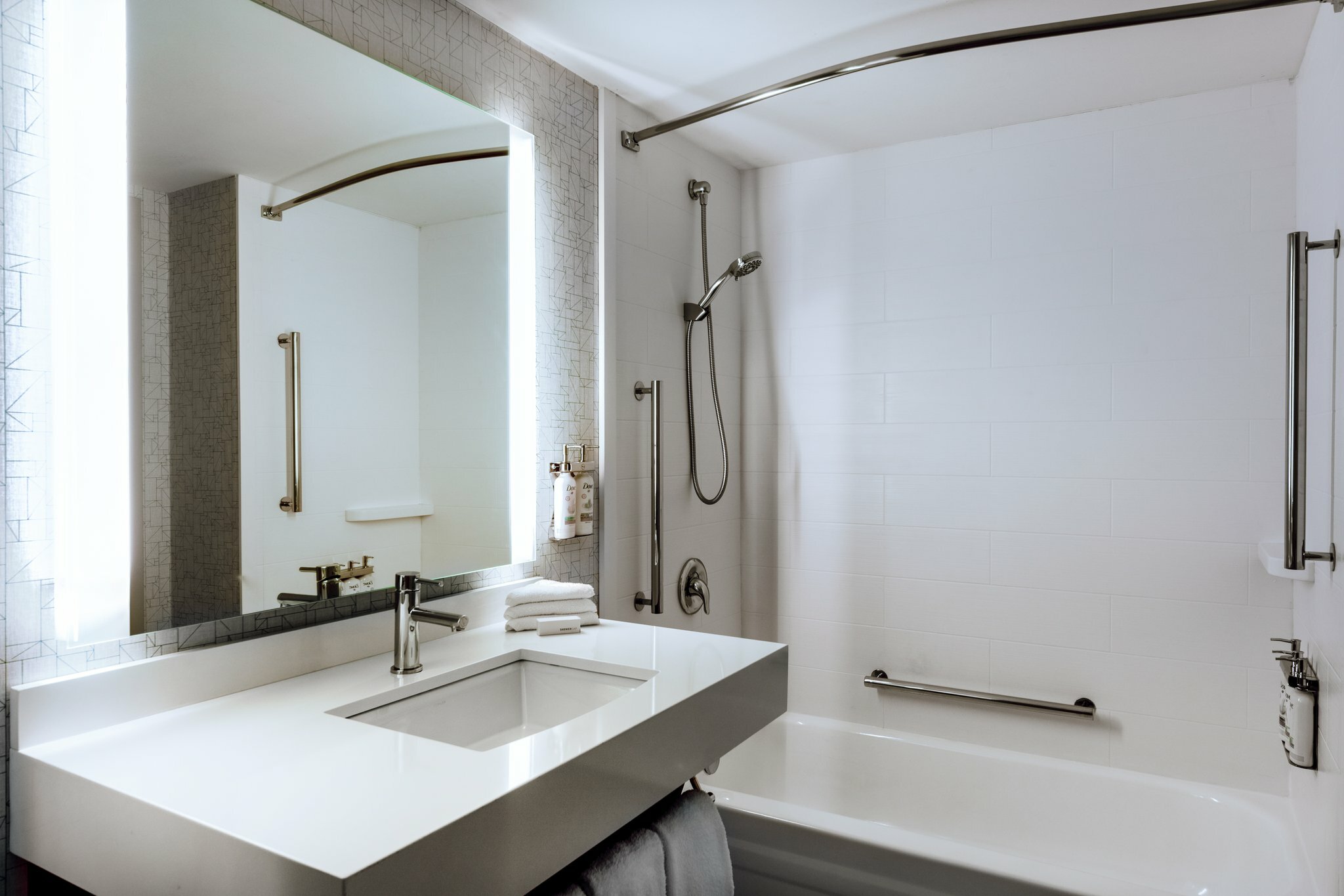 Фото Holiday Inn Express Vancouver Airport Richmond