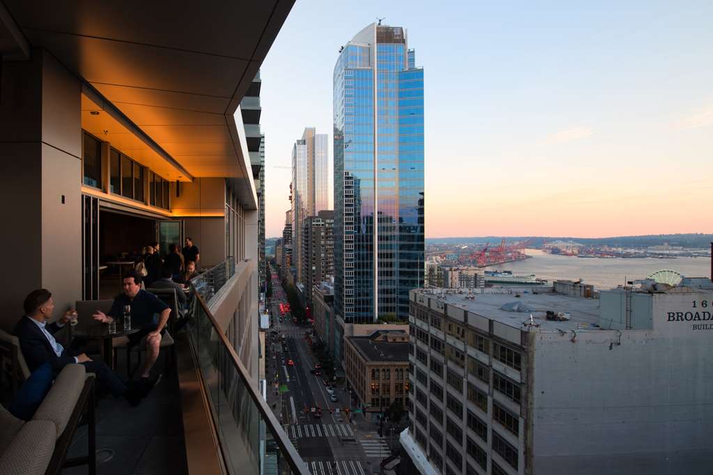 Фото The Charter Hotel Seattle, Curio Collection by Hilton