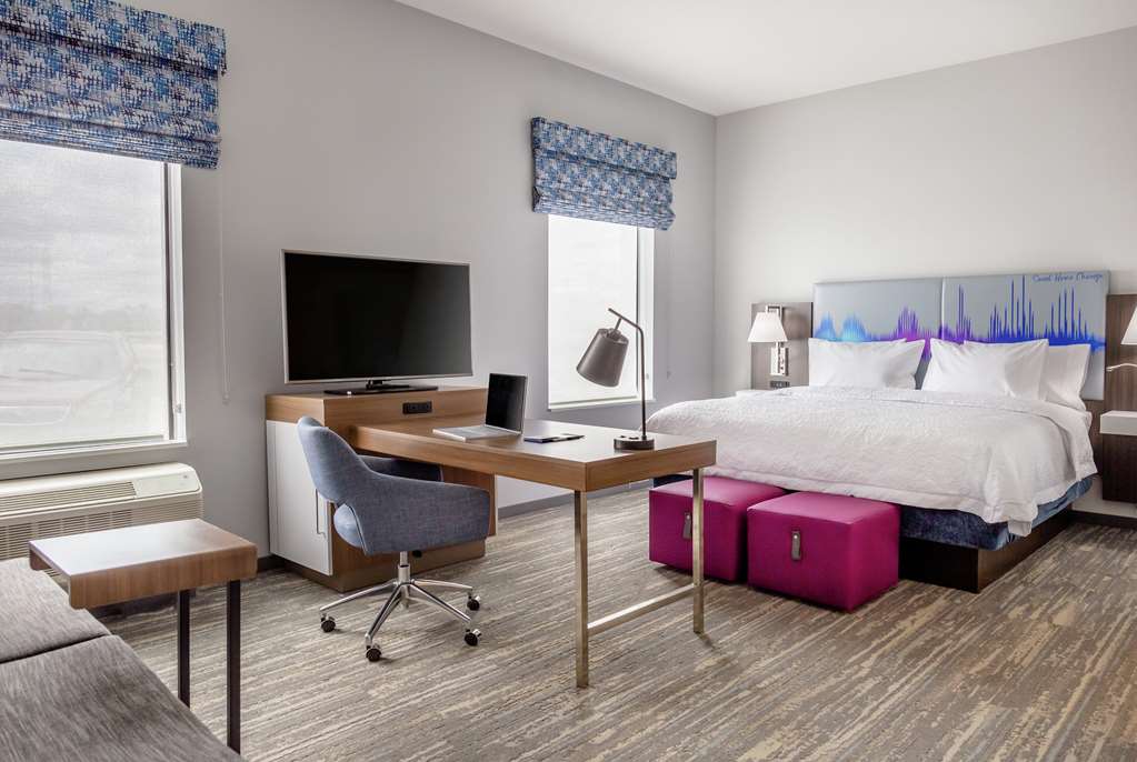 Фото Hampton Inn & Suites Bridgeview Chicago